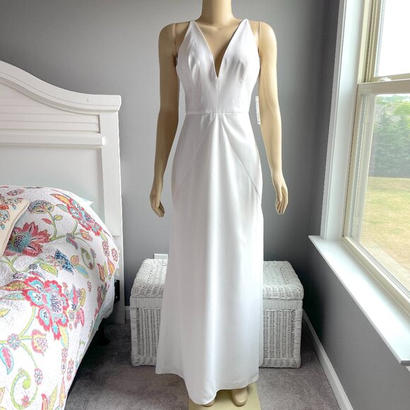 AQUA Formal Sleeveless Gown Women's 8 Off White Plunging V-Neck Spaghetti Straps - Picture 1 of 13